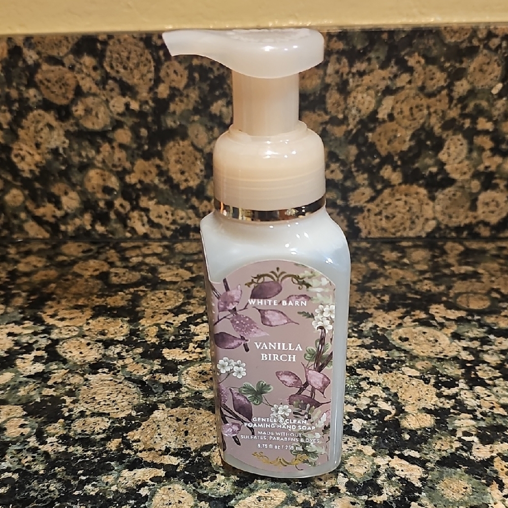 White Barn Vanilla Birch Gentle & Clean Foaming Hand Soap